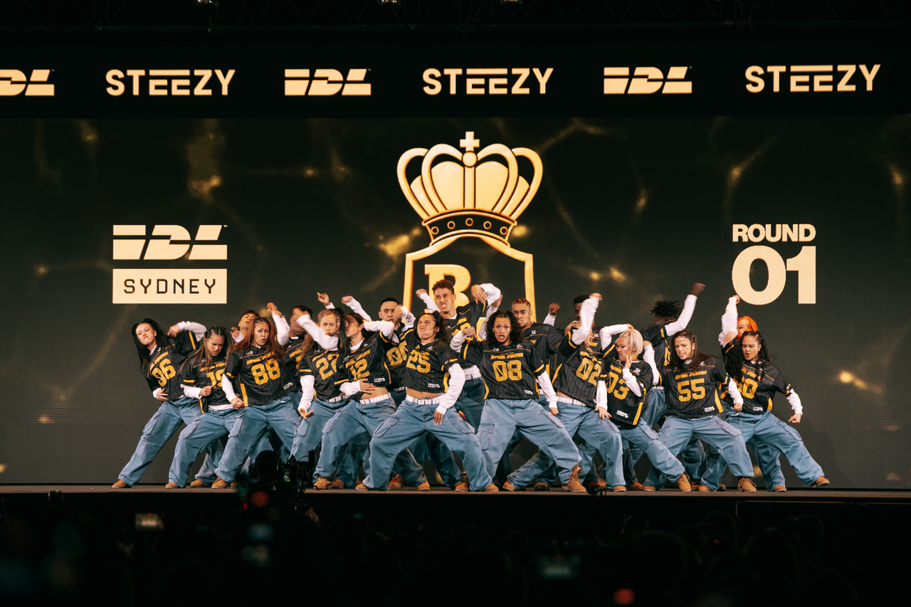 New Zealand's Royal Family performs in the Sydney Series on June 20. (IDL)