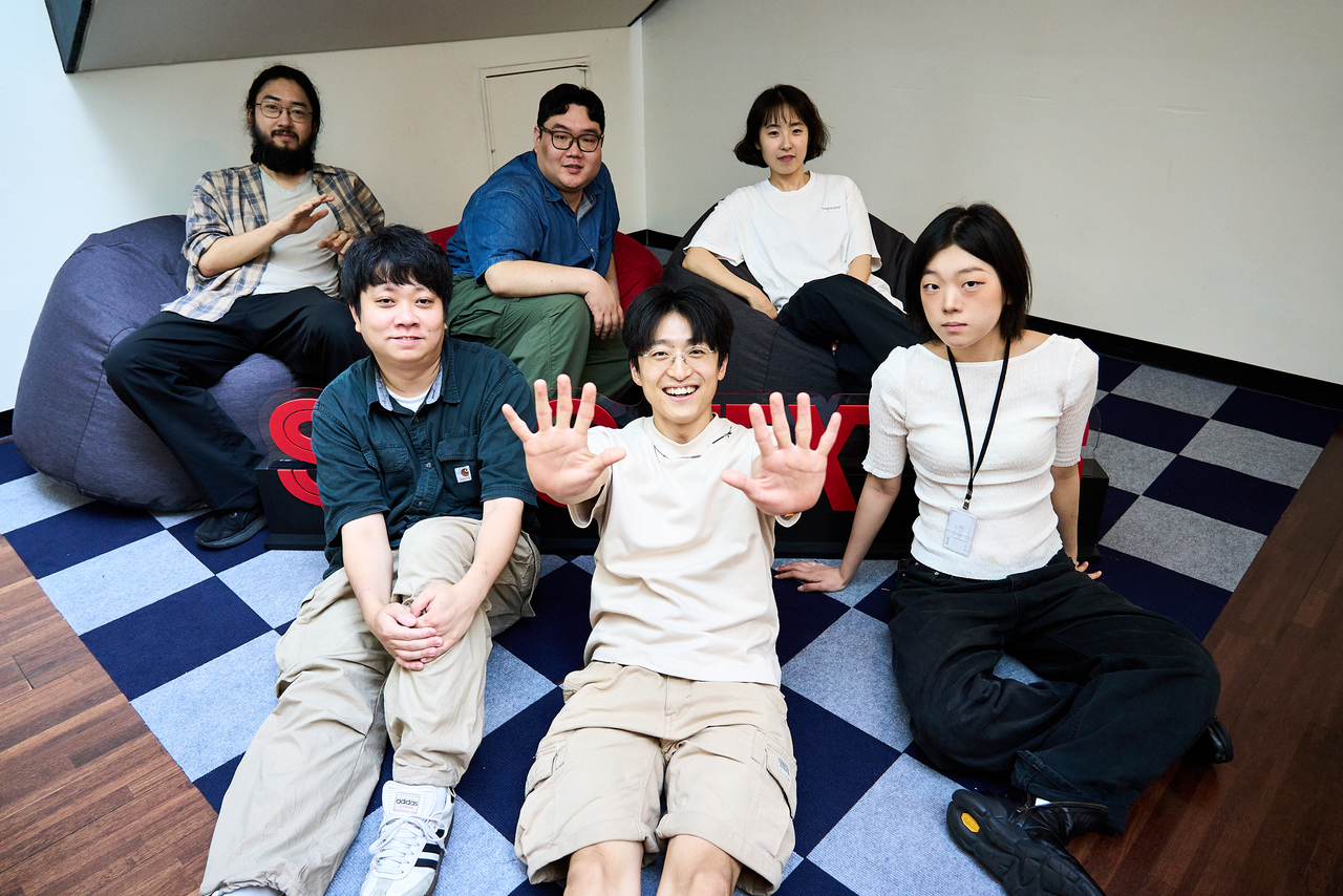 Experimental theater collective Ummeeeonn (Sync Next)