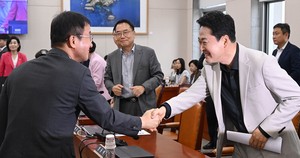 “조세 정상화” vs “세금폭탄 선언”…與野, 세제개편안 시각차 극명
