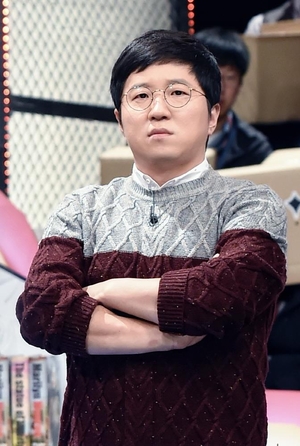 정형돈, 기러기 아빠 생활 청산…아내 한유라, 쌍둥이 딸과 5년 만에 귀국
