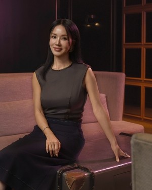 [뮤:터뷰②]‘오케이 마담2’ 엄정화 “최수영 첫 액션·빌런 너무 잘해 깜짝..롤모델로 힘 됐다면 감사”