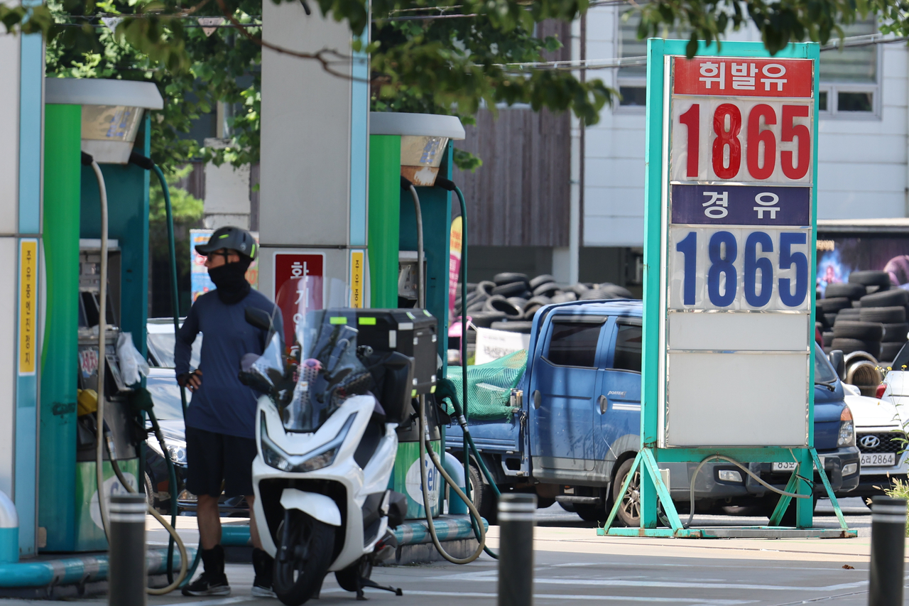 This photo taken Aug. 2, 2026, shows a gas station in Seoul. (Yonhap)