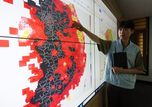 Heat illness cases hit record, two more dead, as Korea swelters