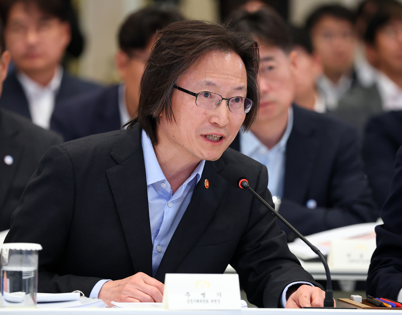 주병기 공정거래위원장이 4일 청와대 영빈관에서 열린 이재명 대통령 주재 부처 업무보고에서 발언하고 있다. [연합]