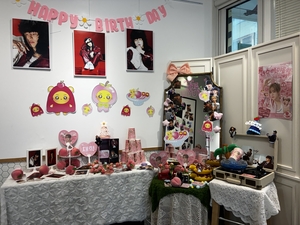 아이돌 ‘생카’ 열풍, 팬덤은 갑질에 멍든다…‘한몫’ 잡는 카페 판치는 배짱 영업 [세상&플러스]