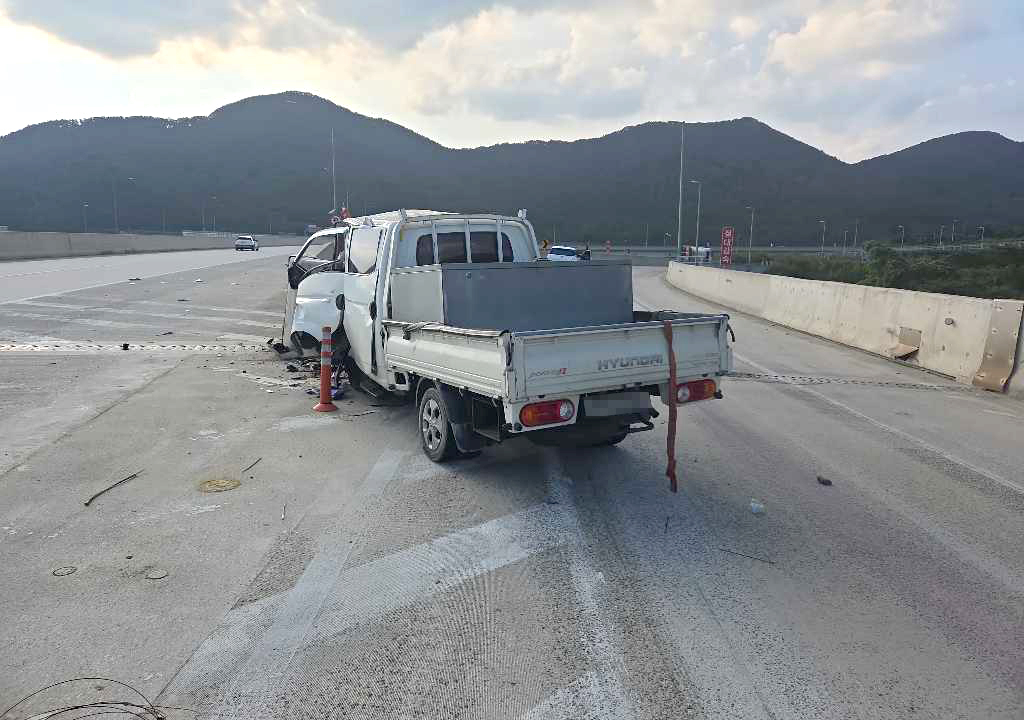 고속도로 사고 사진. [한국도로공사 제공]