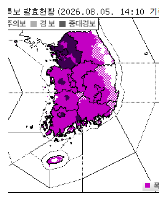 A map shows heat wave alerts across South Korea as of 2:10 p.m. Wednesday. Dark violet represents an Emergency Heat Wave Warning, pink a Heat Wave Warning, and pink dots a Heat Wave Advisory, the lowest-level alert. (KMA)