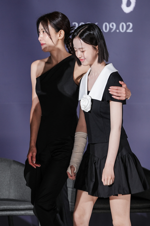 [포토] 김시아, 질의응답 마치고 뿌앵
