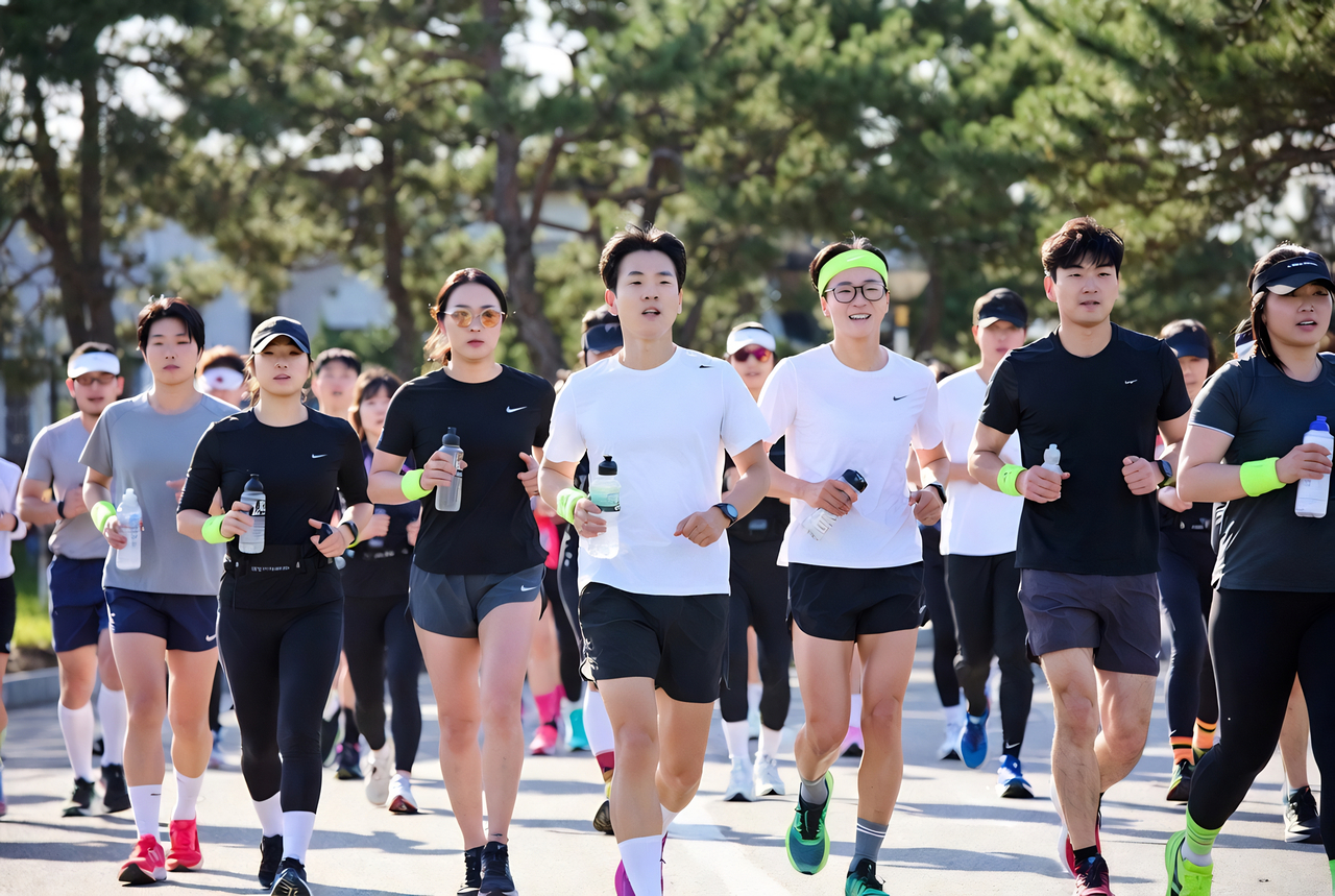 러닝하는 사람들(사진은 기사 내용과 관련없음), [123RF]