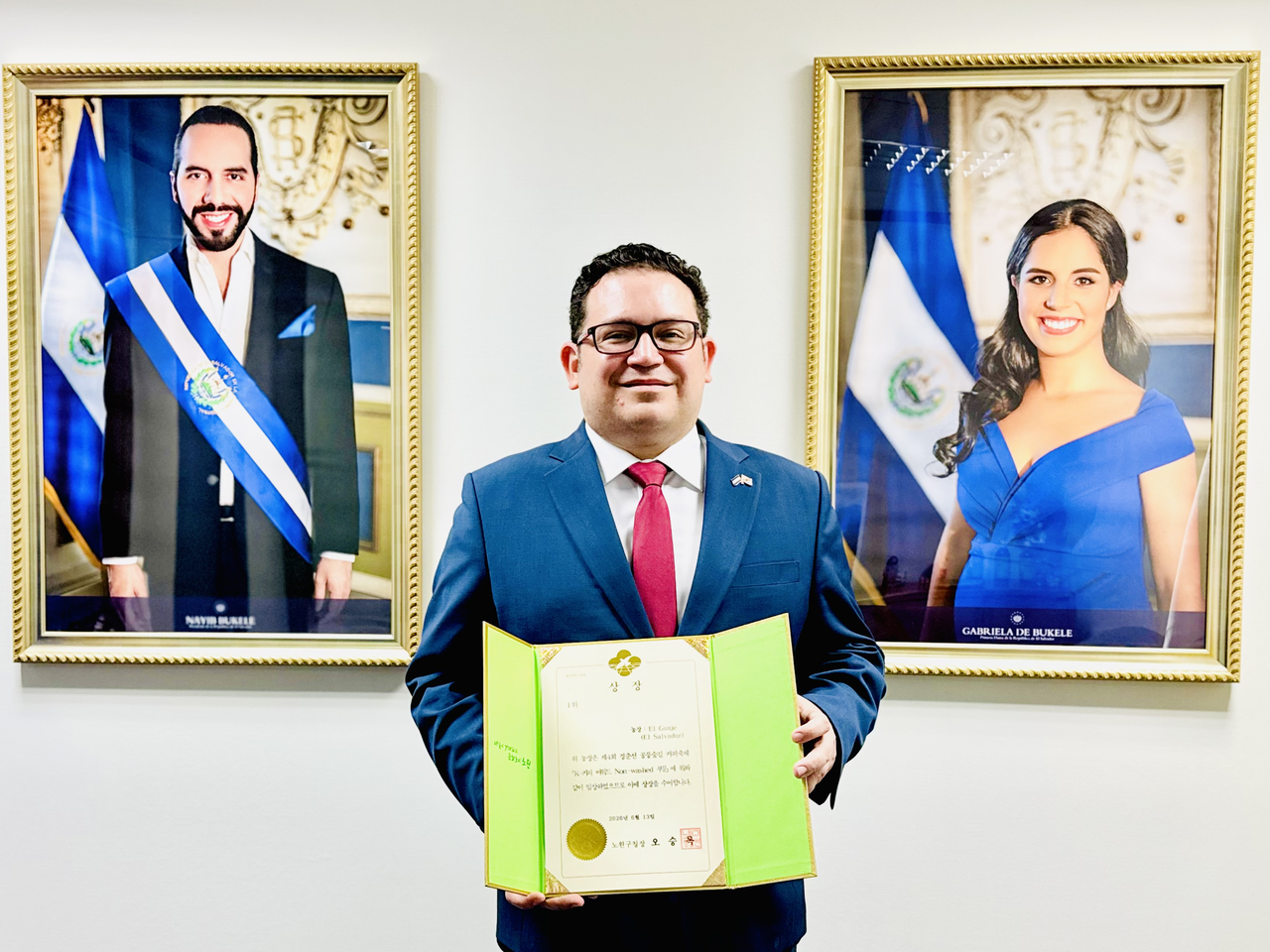Federico Miguel Guerrero Avendano, El Salvador's newly appointed ambassador to Korea, poses for a photo after an interview with The Korea Herald at the Embassy of El Salvador in Jung-gu, Seoul, on Wednesday. (Sanjay Kumar/The Korea Herald)