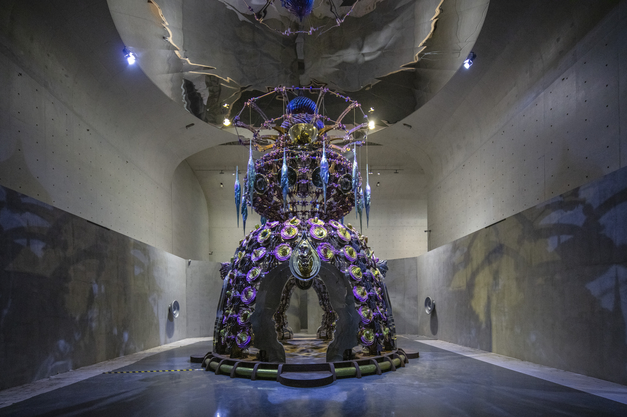 Wallace Chan's "Growth" on view at Long Museum West Bund in Shanghai (JJYPHOTO/Wallace Chan)