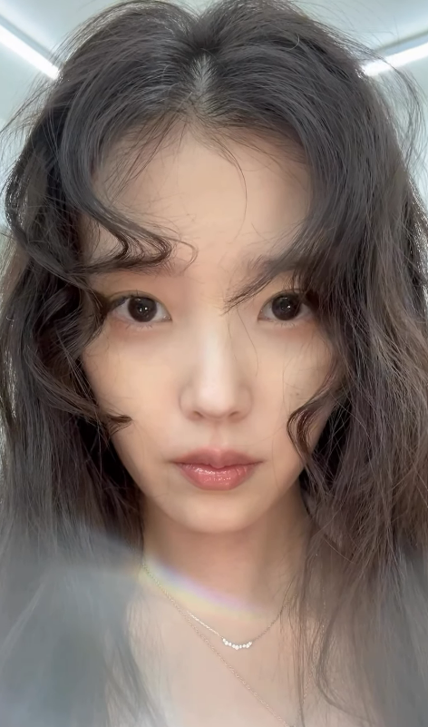 사진=아이유 채널