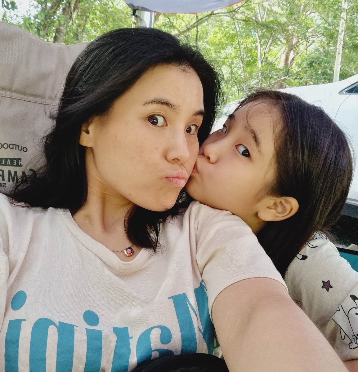 Senior Officer Lee Hyun-ju and her daughter Song Ji-yun. [North Chungcheong Provincial Police Agency]