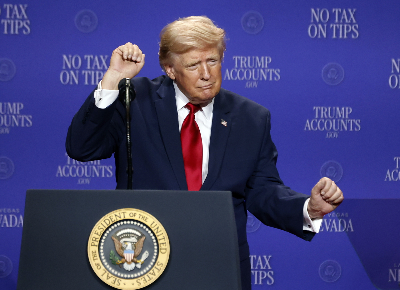 US President Donald Trump dances as he prepares to leave the podium after speaking on the economy at the Red Rock Casino in Las Vegas, Nevada, Wednesday.    (EPA-Yonhap)