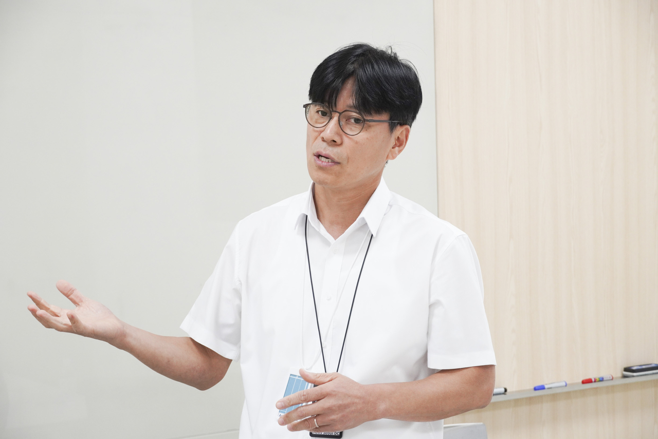 Lee Il-jun, head of NHN Cloud's technology business division, introduces NHN Factory X Seoul [Provided by NHN]