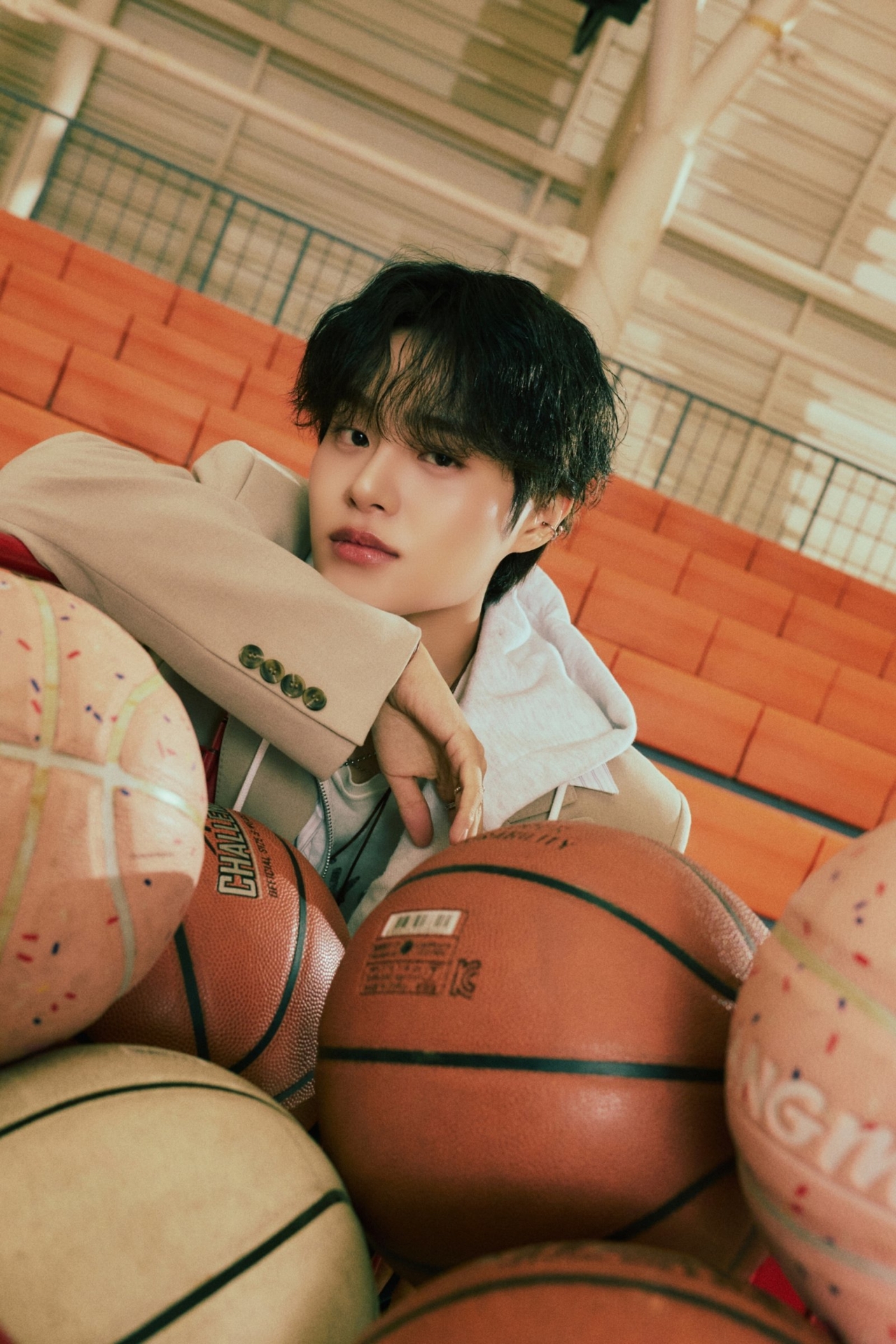 Lee Daehwi of Wanna One & AB6IX Signs with Off The Record