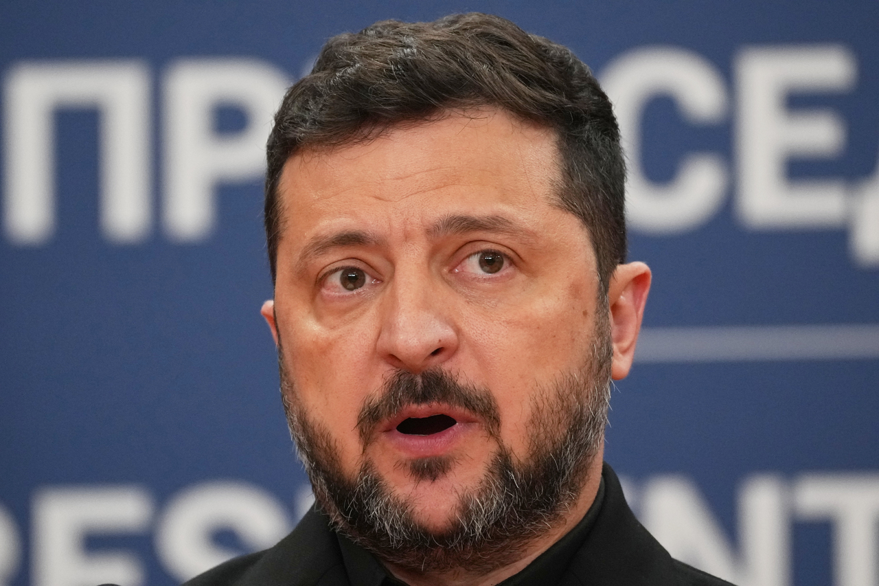 Ukraine's President Volodymyr Zelenskyy speaks during a press conference with his Serbian counterpart Aleksandar Vucic at the Serbia Palace, in Belgrade, Serbia Saturday. (AP-Yonhap)