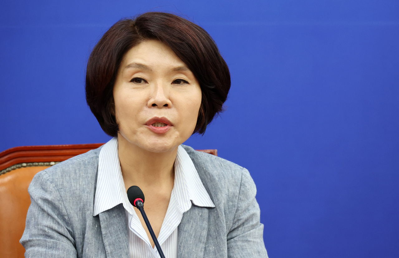 Han Jeoung-ae, chair of the Democratic Party of Korea's Policy Committee, speaks during a press briefing at the National Assembly on Sunday. (Yonhap)