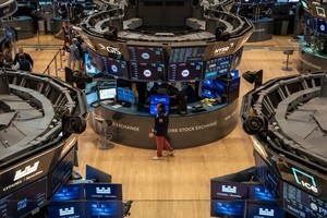 반도체서 3개월간 8.1% 수익률…레버리지 ETF 변동성 노리는 월가 [디브리핑]