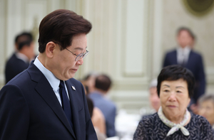 부동산·증시에 부처 갈등까지…쌓여가는 과제에 고심 깊은 靑