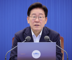 부동산·증시에 개혁 둘러싼 부처 갈등까지…고심 깊은 靑 [이런정치]