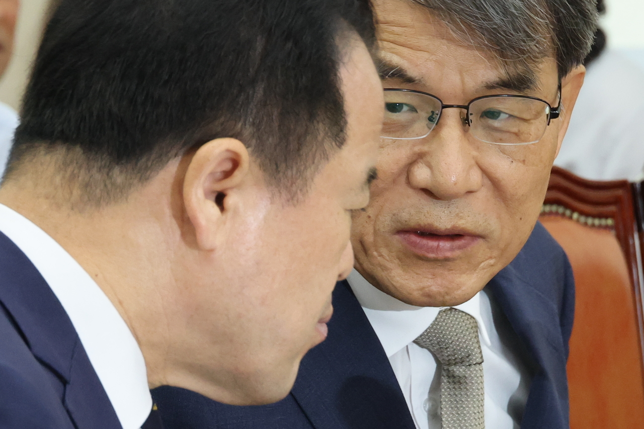 노태악 전 중앙선거관리위원장이 10일 국회에서 열린 ‘제9회 전국동시지방선거 투표용지 부족 사태 등 국민 참정권 침해 진상규명 및 선거관리 개혁을 위한 국정조사 특별위원회’ 제3차 청문회에 참석해 있다. [연합]