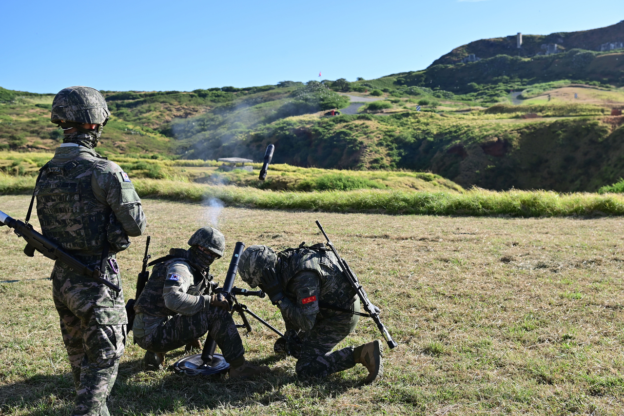 This photo of the South Korean Marine Corps soldiers participating in RIMPAC 2026 is not directly related to this article. (Yonhap)