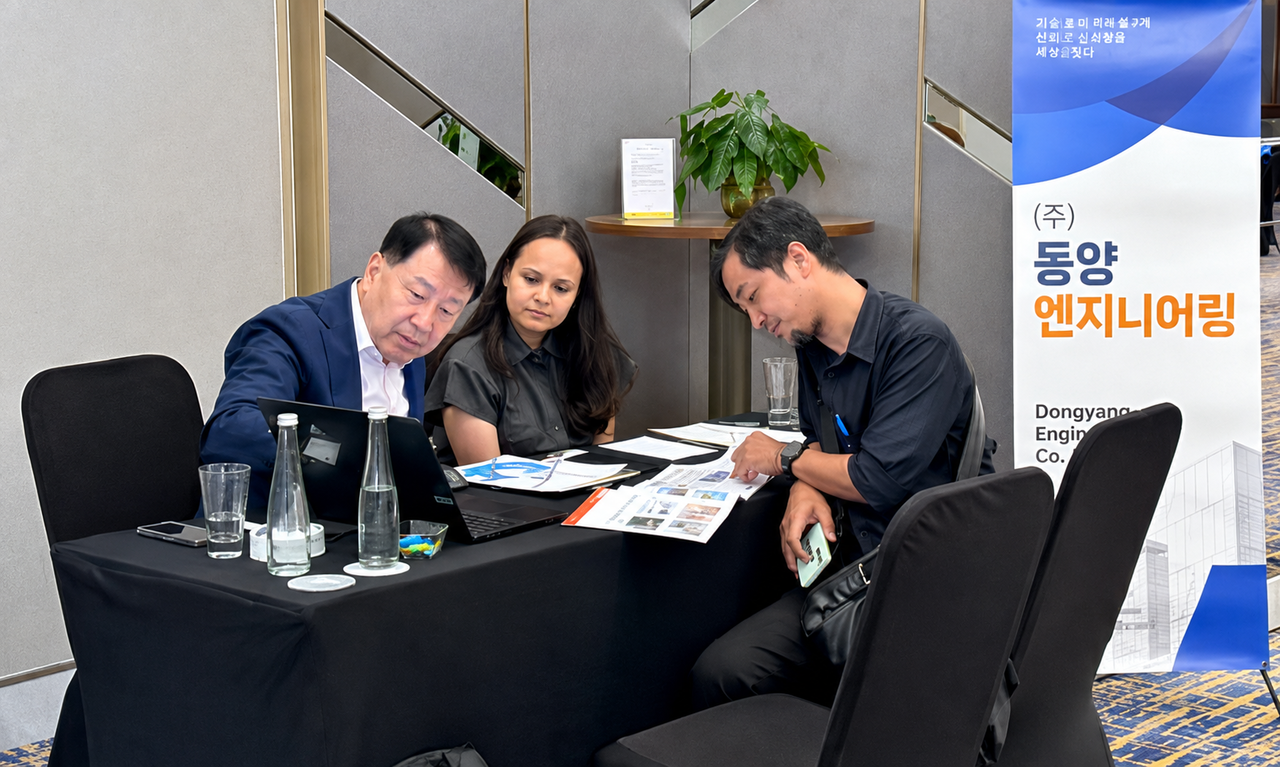 Ulsan is supporting small and medium-sized enterprises in the shipbuilding and marine equipment sector in their push into overseas markets. The photo shows export consultations held at the KOTRA trade center in Surabaya, Indonesia, from May 19 to 21 as part of the 2026 Ulsan Indonesia Energy and Shipbuilding Trade Mission. [Provided by KOTRA]