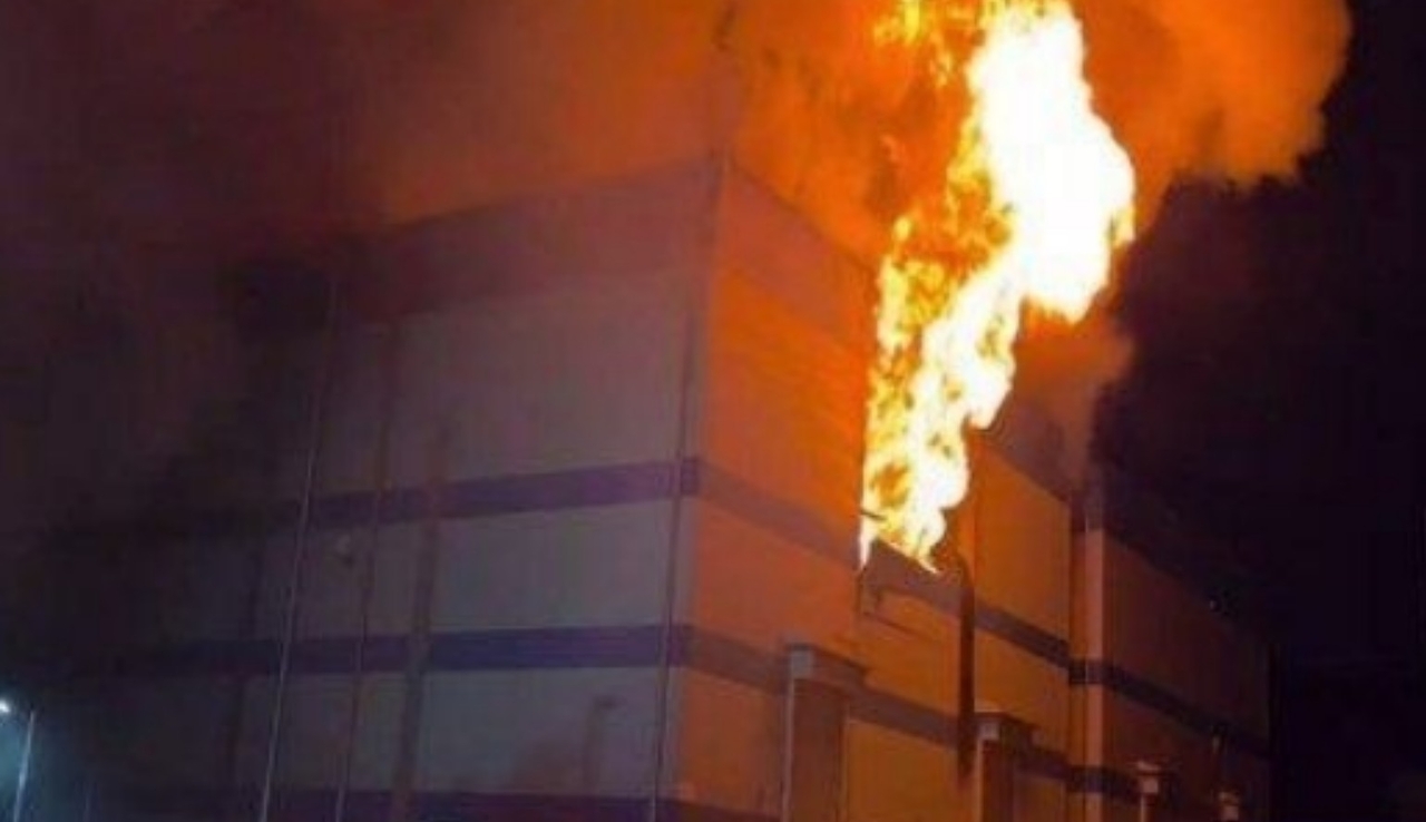 This photo provided by the Gyeonggi Provincial Fire and Disaster Headquarters shows flames coming from a hazardous materials storage warehouse in Tojin-ri, Pyeongtaek, Gyeonggi Province, just after midnight Aug 11. (Yonhap)