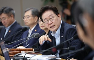 李대통령 ‘대체불가 대한민국’ 미래성장동력 확보 나선다