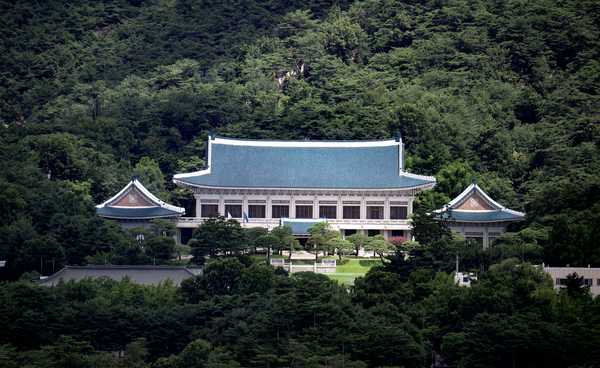 This file image shows Cheong Wa Dae in central Seoul. (Im Se-jun/The Korea Herald)