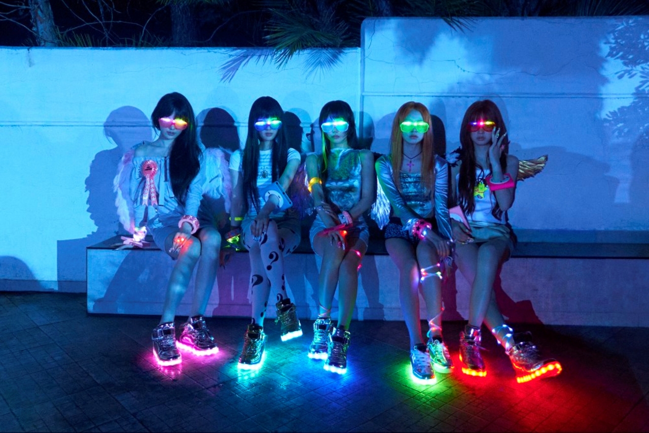 A concept photo for KiiiKiii's new EP "WhyKiiiKiii," released on Monday (Starship Entertainment)