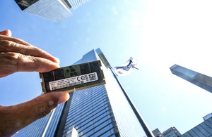 삼성전자 주식 ‘49.5%’ 반값 세일!…2000년 이후 처음이다 [투자360]