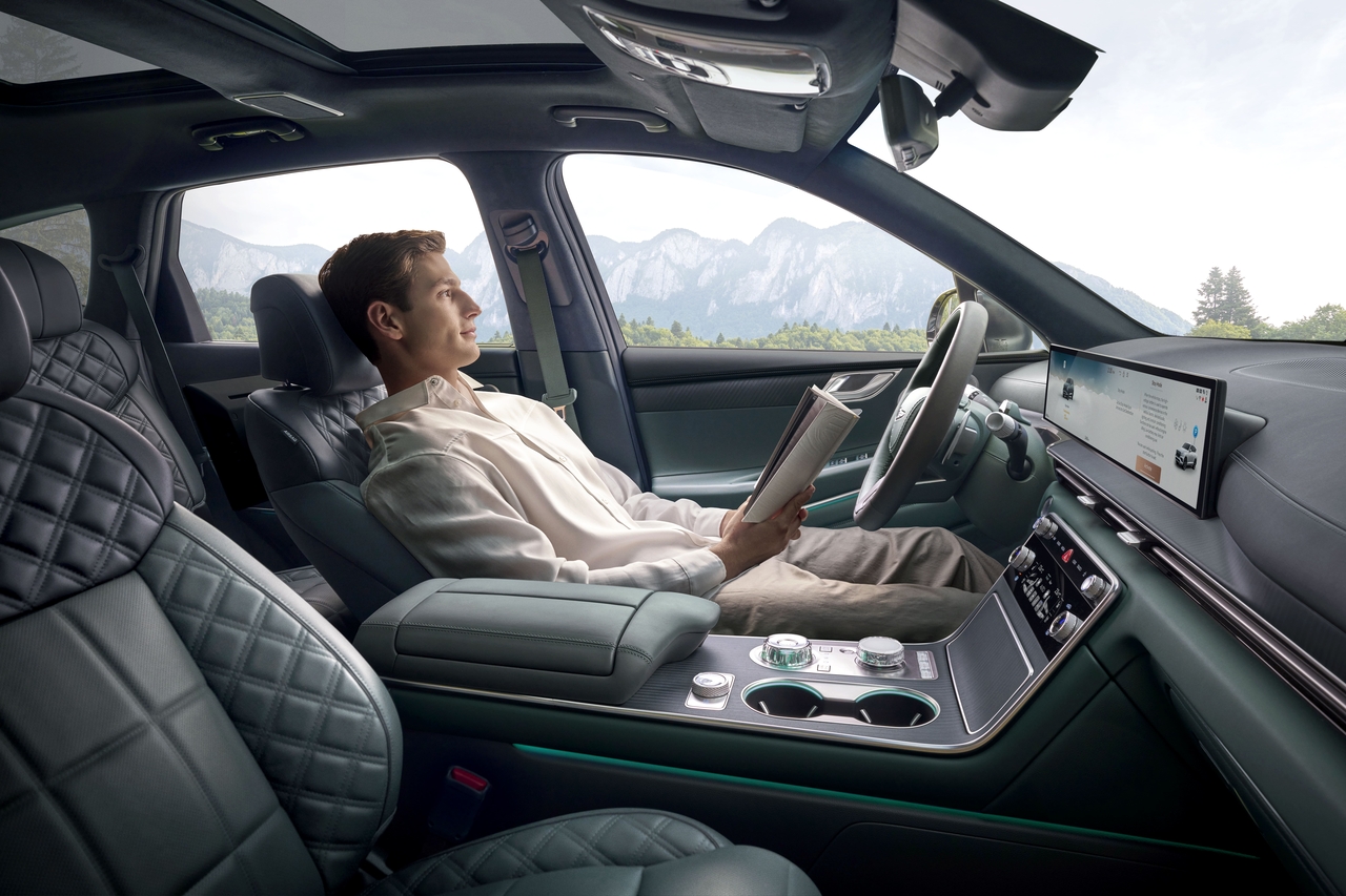 Interior of the GV80 hybrid. [Hyundai Motor Group]