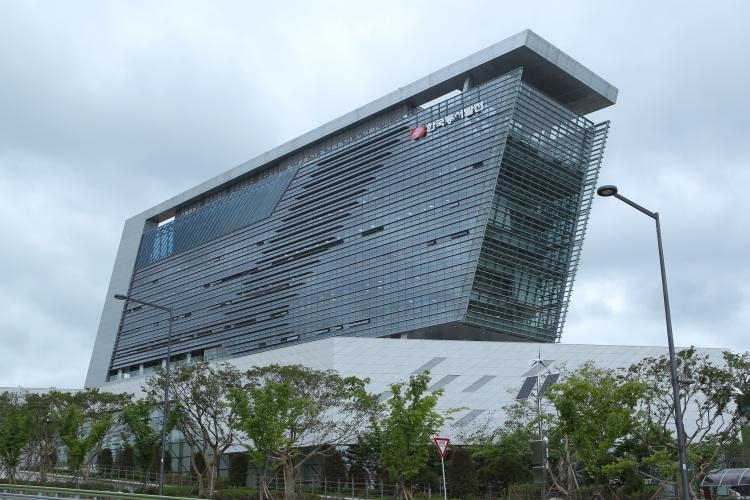 울산시 중구 혁신도시에 입주한 한국동서발전 전경. [한국동서발전 제공]