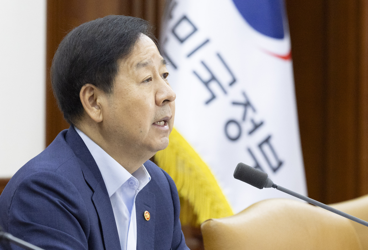 구윤철 부총리 겸 재정경제부 장관이 13일 오전 서울 종로구 정부서울청사에서 열린 비상경제본부 희의 겸 경제관계장관회의 겸 민생물가 특별관리 관계장관 TF에서 모두발언을 하고 있다. 윤창빈 기자