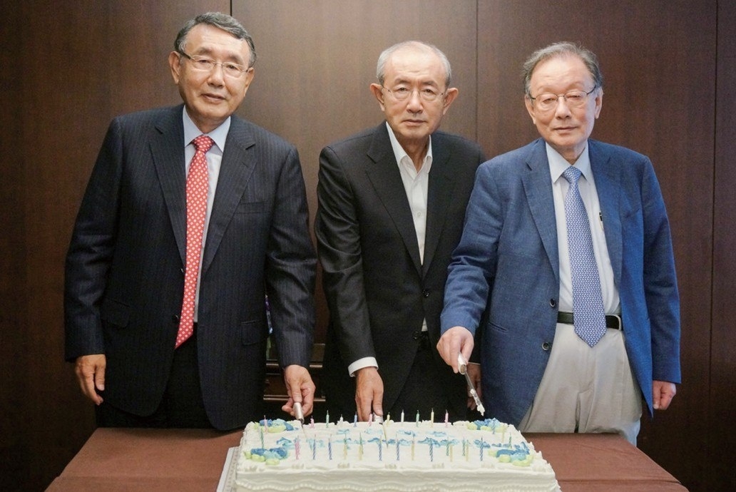 지난 2014년 열린 고려아연 창립 40주년 기념식에 참석했던 최창근(왼쪽부터)· 故최창걸·최창영 명예회장. [고려아연 제공]