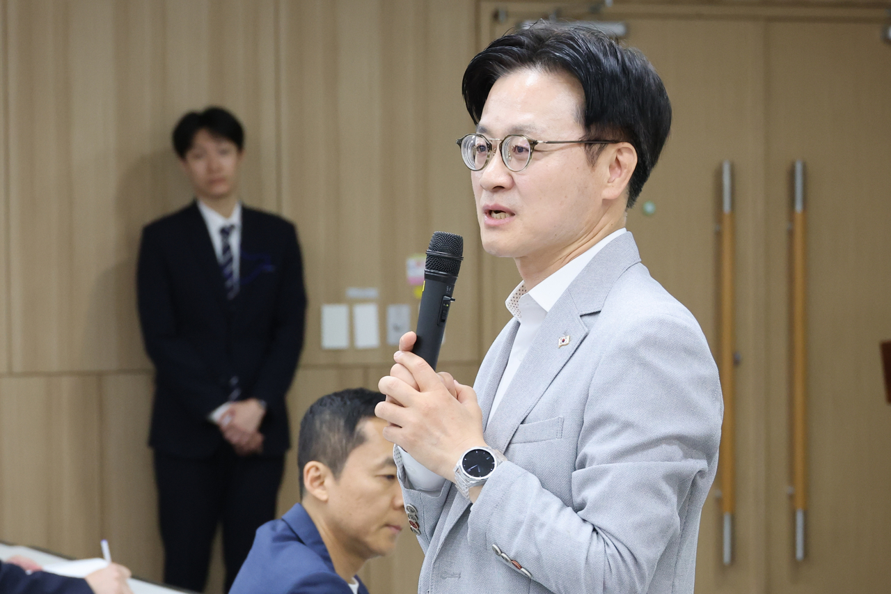 Industry Minister Kim Jung-kwan (Yonhap)