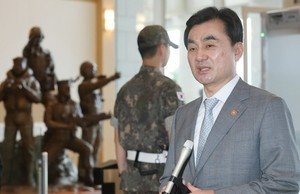 안규백·육해공사 총동창회 ‘진실게임’…다음주 공청회 분수령