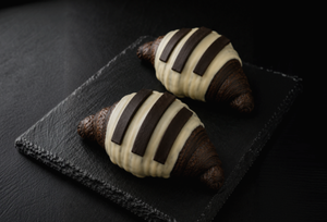 Piano-shaped pastries mark Big Bang's 20 years