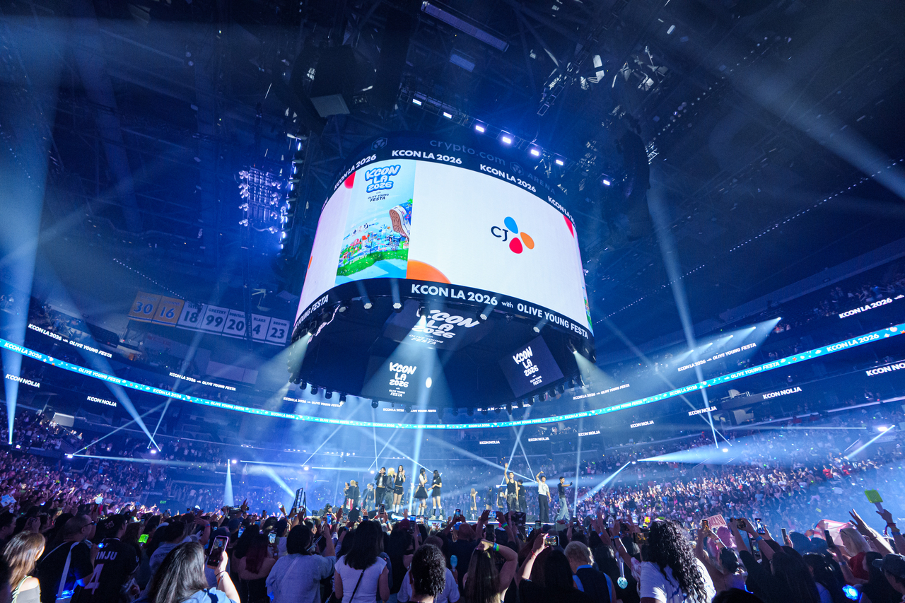 A packed crowd cheers at the M Countdown Stage during KCON LA 2026, held Friday to Sunday at Crypto.com Arena in Los Angeles. (CJ Group)