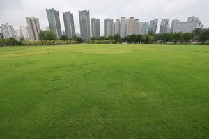 용산어린이정원 일단은 빠졌다…국토부 vs 서울시, 주택공급 놓고 왜 싸우나요? [세모금]