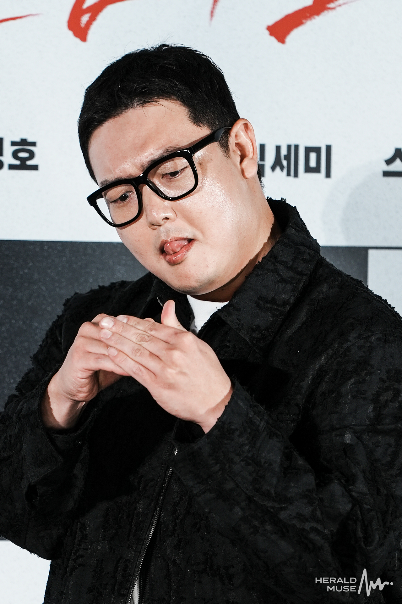 [헤럴드뮤즈=민경빈 기자] 배우 김민호가 18일 오전 서울 CGV 용산 아이파크몰에서 열린 영화 ‘타짜: 벨제붑의 노래’ 제작보고회에 참석해 포토타임을 갖고 있다.
