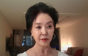 김부선 스폰서 있었나…“매달 300만원 받아” 옥수동 집까지 가압류됐다 “대여금” vs “지원금”