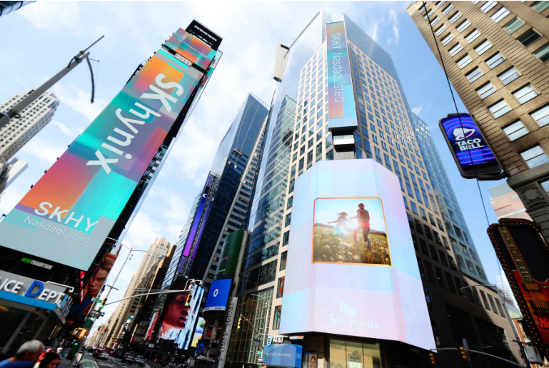 An advertisement for SK Hynix's American depositary receipt listing is displayed at Times Square in New York. [Bloomberg]