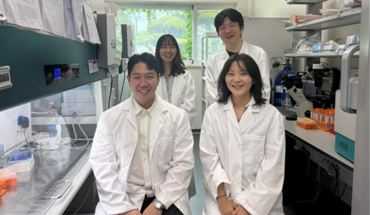 이번 연구를 수행한 KAIST 연구진.  강나영(왼쪽 뒷줄부터 시계방향) 석사과정, 정진우 박사과정, 안송이 교수, 류민수 박사과정.[KAIST 제공]