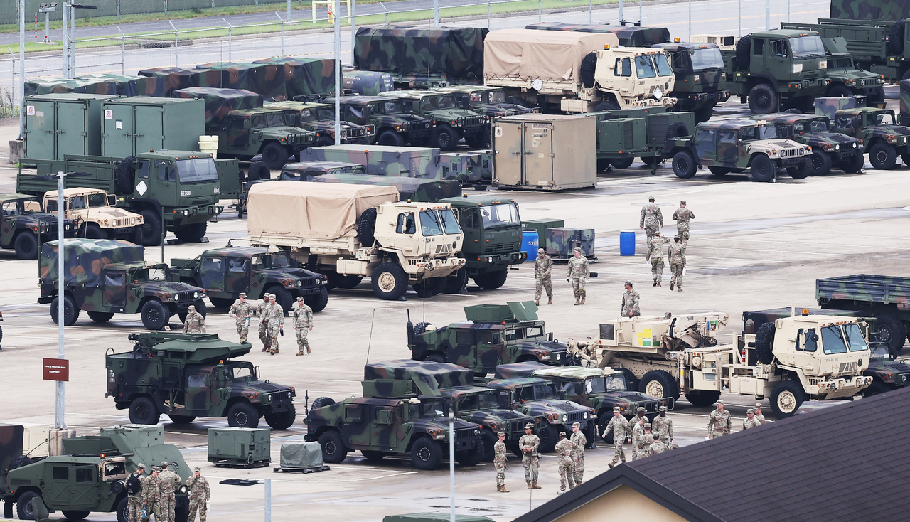 US Forces Korea service members prepare military vehicles at Camp Humphreys in Pyeongtaek, Gyeonggi Province, on Monday, the opening day of the South Korea-US joint military exercise, "Ulchi Freedom Shield." (Yonhap)