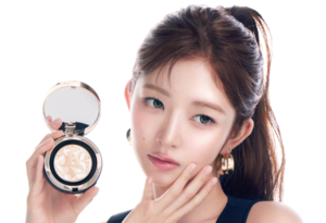 에이지투웨니스 앰버서더에 ‘IVE 레이’…리브랜딩 본격화