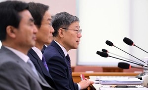 [헤럴드pic] 질의에 답변하는 노경필 법원행정처장