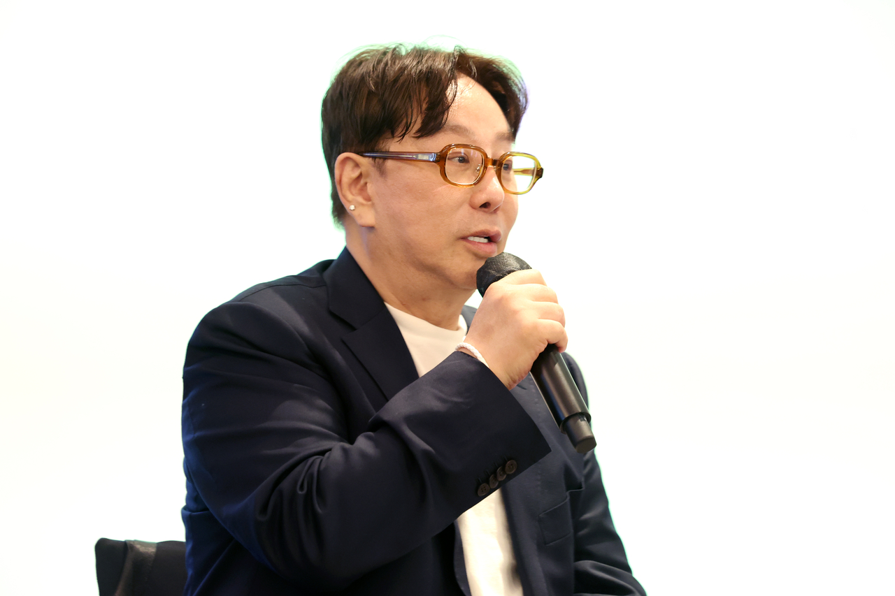 Jung Kuho, creative director of Kiaf Seoul, speaks during a joint press conference on Kiaf Seoul and Frieze Seoul 2026 at the Chosun Hotel in Jung-gu, central Seoul, Wednesday. (Newsis)